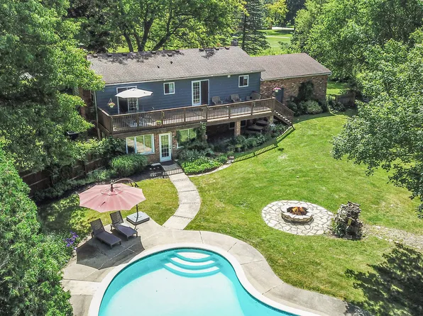 6330 Meyer Ave, Brighton, MI 48116