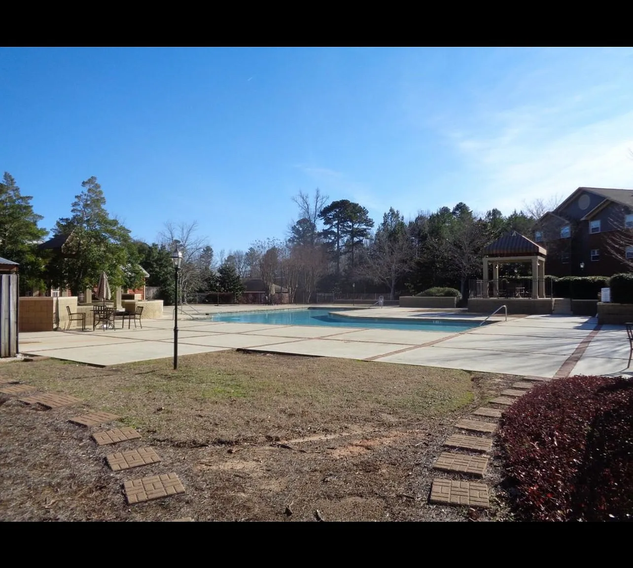 3 bed, 1285 sqft, $1,975 — Photo 3