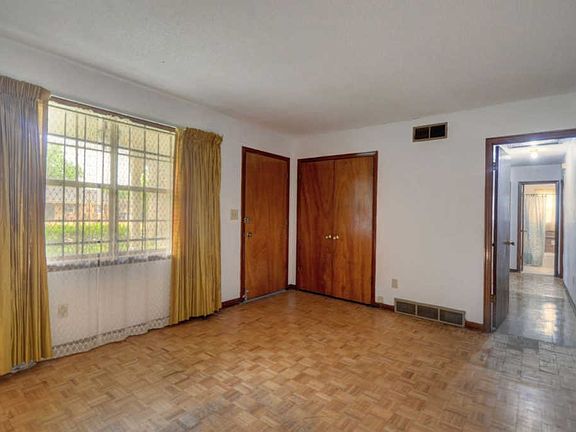 3rd image of 315 McFarland Dr