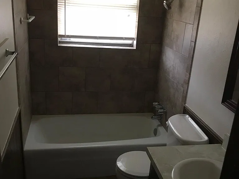 301 SW 72nd St — Photo 3