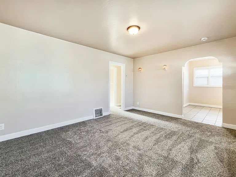 873 Binford St — Photo 5
