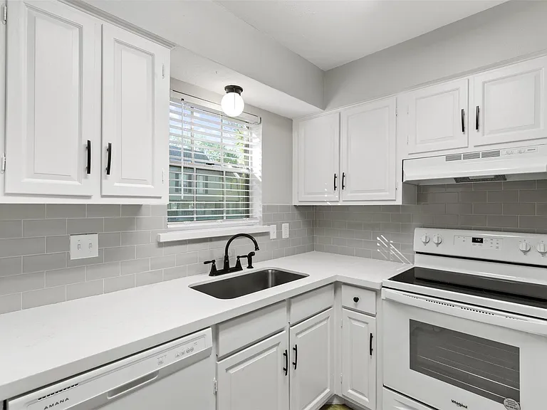 13010 Trail Hollow Dr #3010 — Photo 23