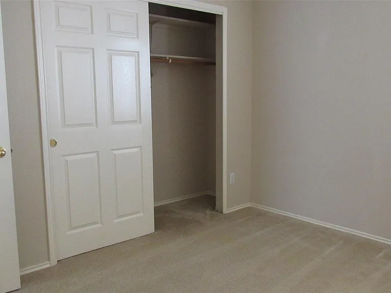 11224 Crazy Well Dr — Photo 9