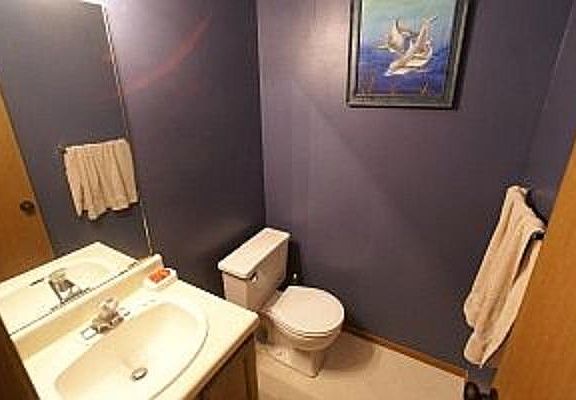 2nd image of 461 NE Park Ln