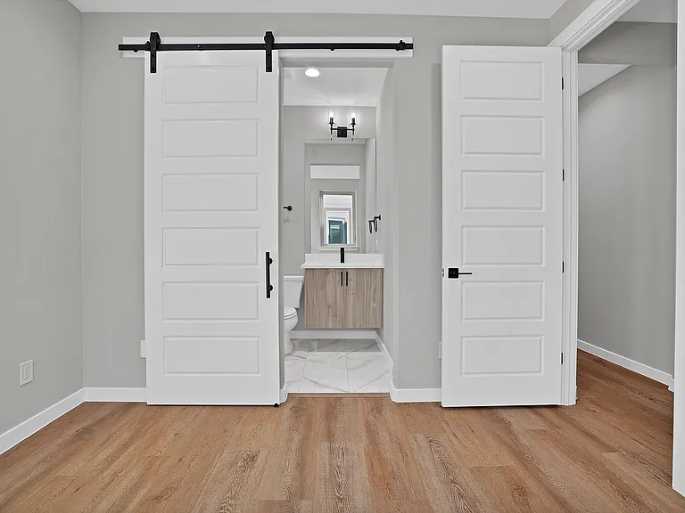 2815 Weisenberger St #201 — Photo 9
