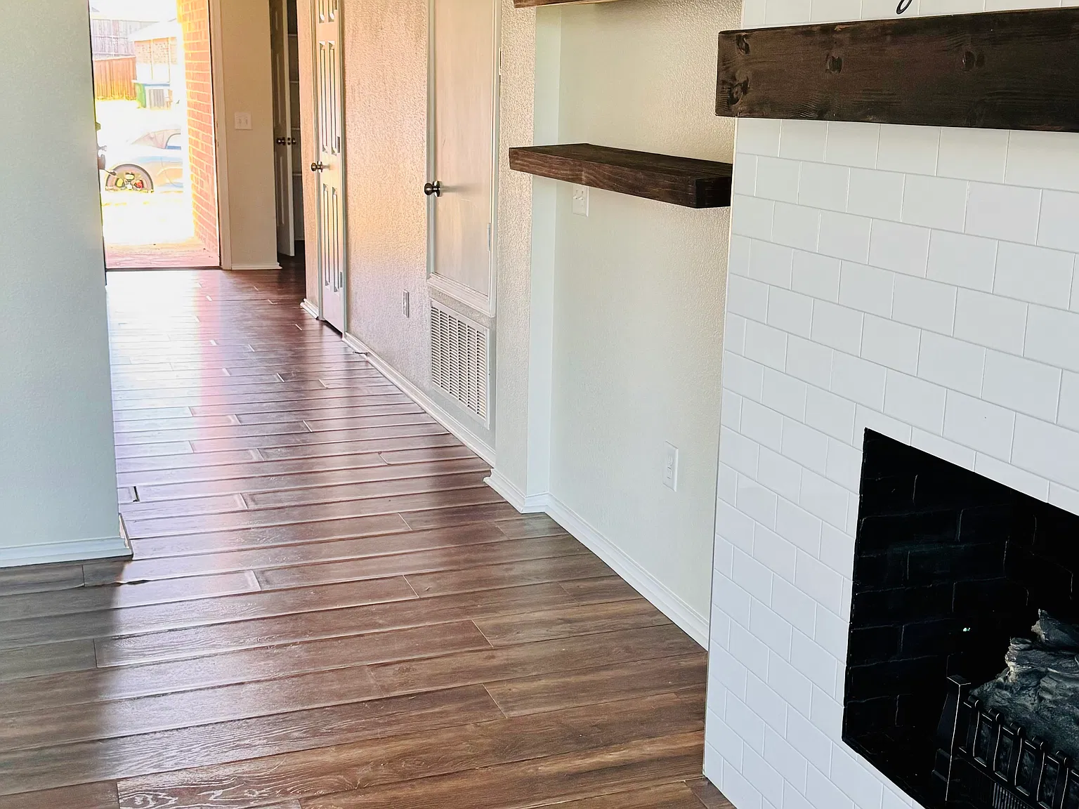 3 bed, 1437 sqft, $2,149 — Photo 3