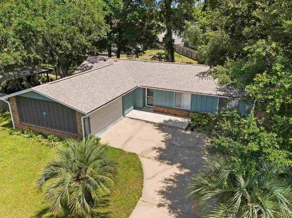 2558 Amberjack Ct, Pensacola, FL 32526