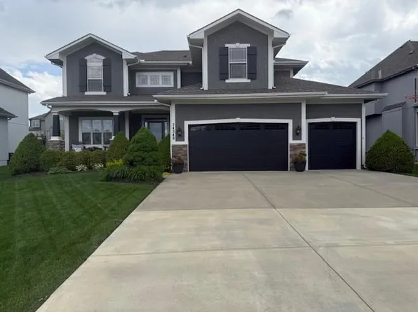 24349 W 107th Pl, Olathe, KS 66061