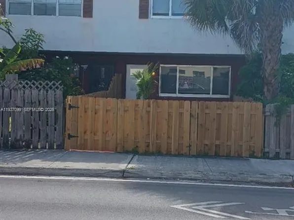 1570 NE 151st St APT 102, Miami, FL 33161