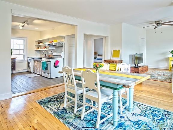 4th image of 568 Brewster St #4