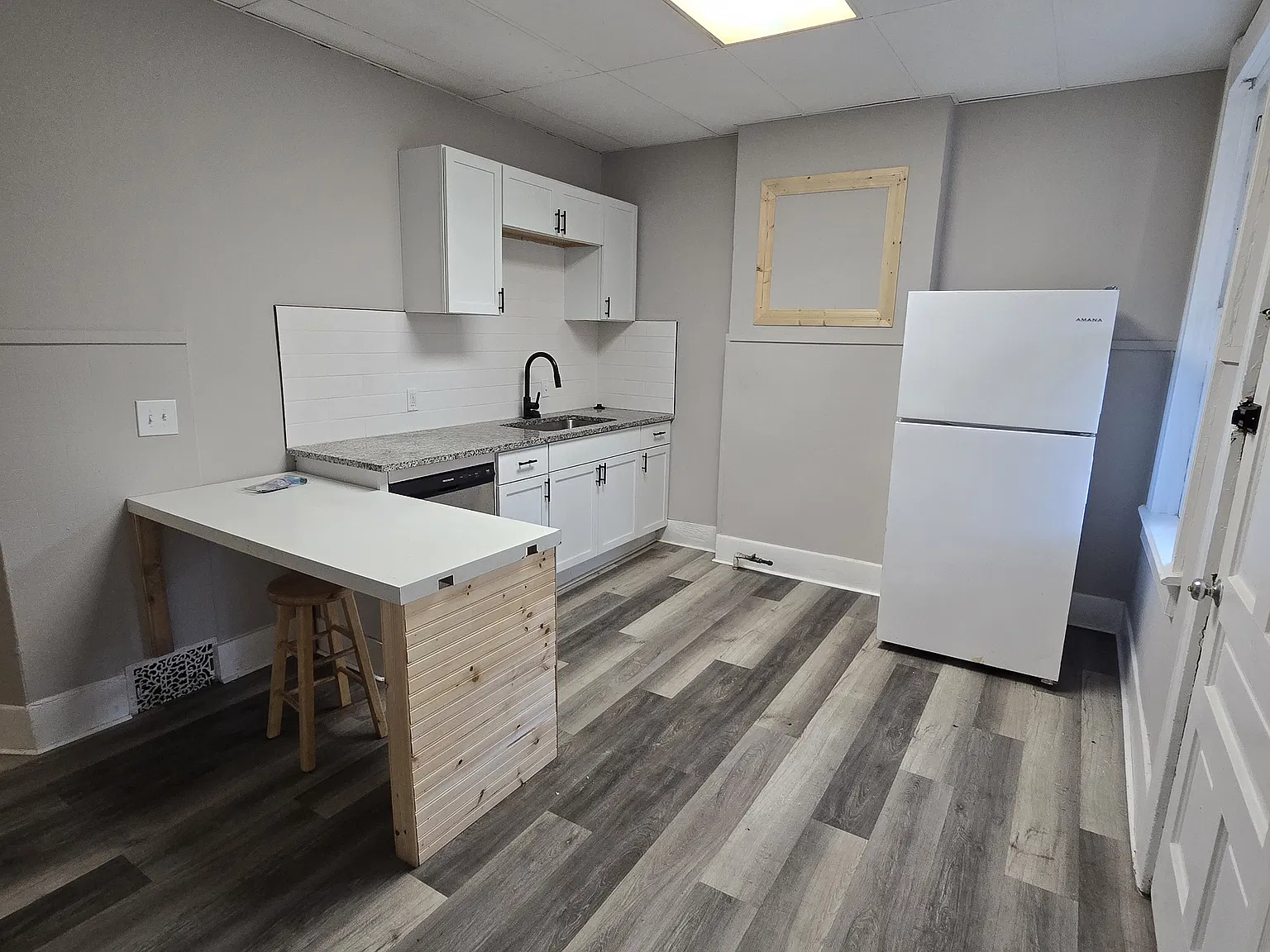 1014 N Superior St — Photo 2