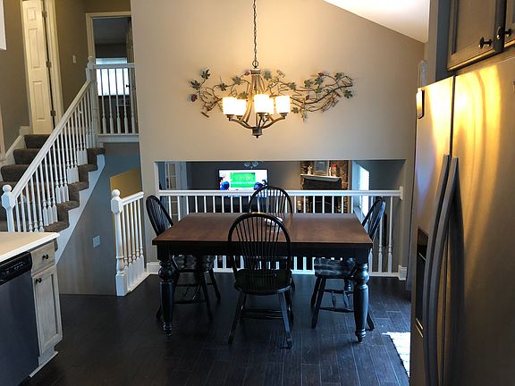 3rd image of 847 Belot Ln
