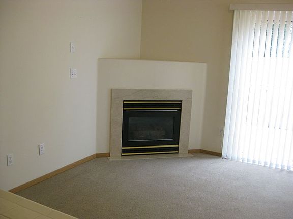 4th image of 2126 NE 77th Ave