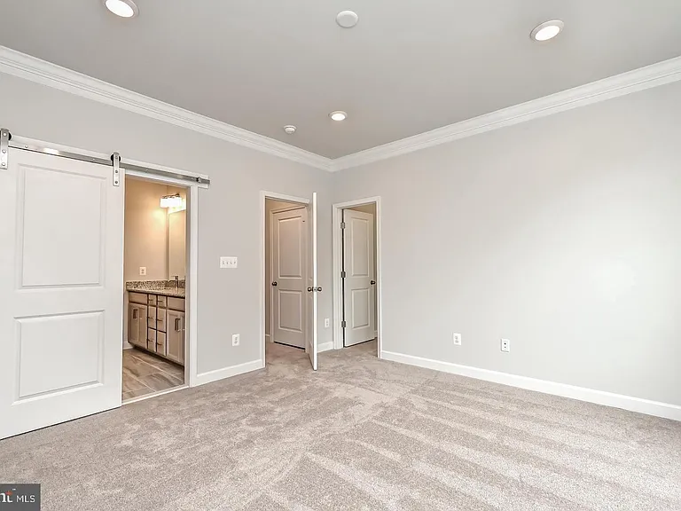 4404 Fair Lakes Ct — Photo 39