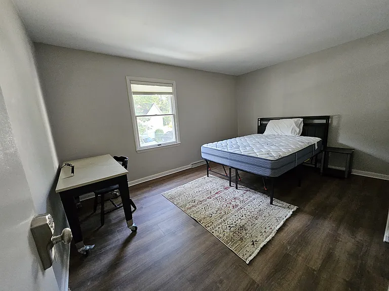 Fernwood Ct — Photo 12