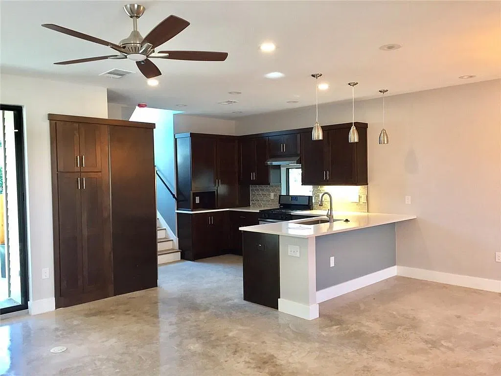 3 bed, 2.5 bath, 1441 sqft, $3,450 — Photo 2