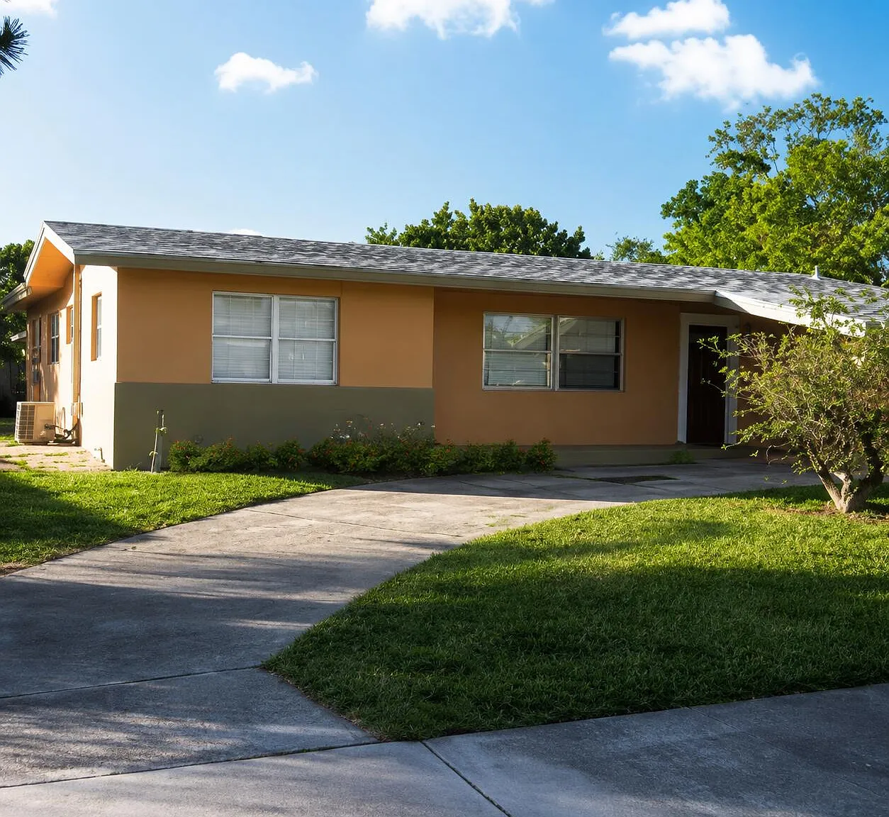 3 bed, 1.0 bath, 1025 sqft, $3,100 — Photo 1