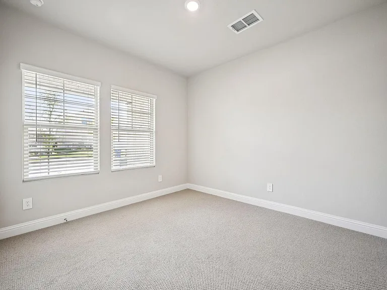 718 London Town Ln — Photo 16