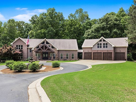 3rd image of 241 Richter Dr