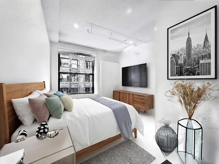 248 W 35th St #701 — Photo 3