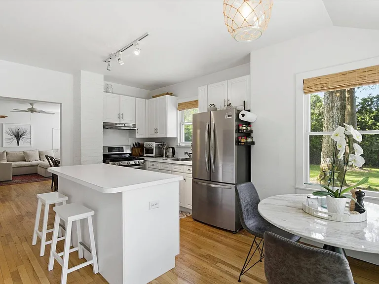255 Sunset Ave — Photo 12