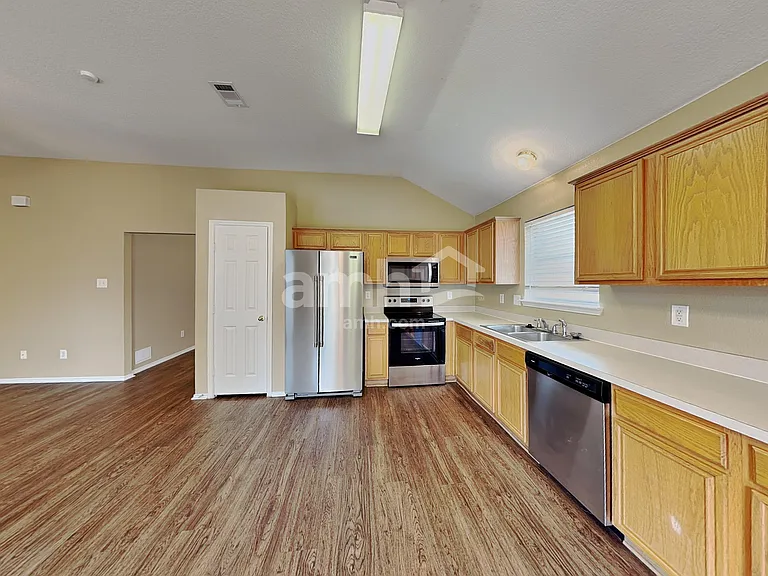 432 Round Rock Rd — Photo 3