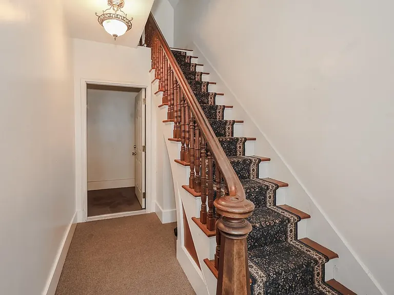 14 Chestnut St #2 — Photo 4