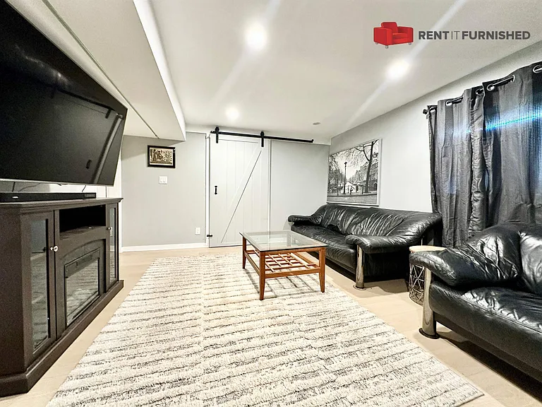 1522 W 8th Ave — Photo 2