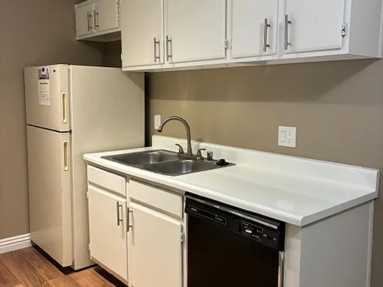 Mandalay Bay Apartments — Photo 45