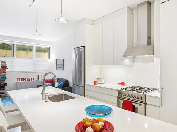 305 East 24th Street LF image 2 of 7