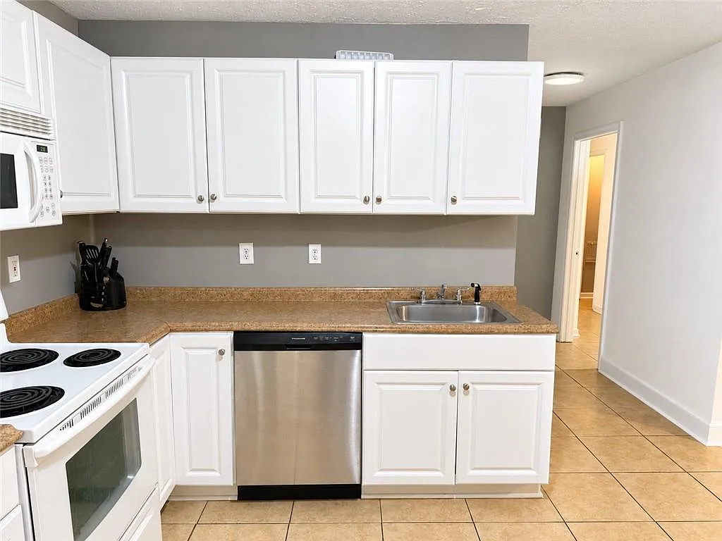 1 bed, 1.0 bath, $1,500 — Photo 3