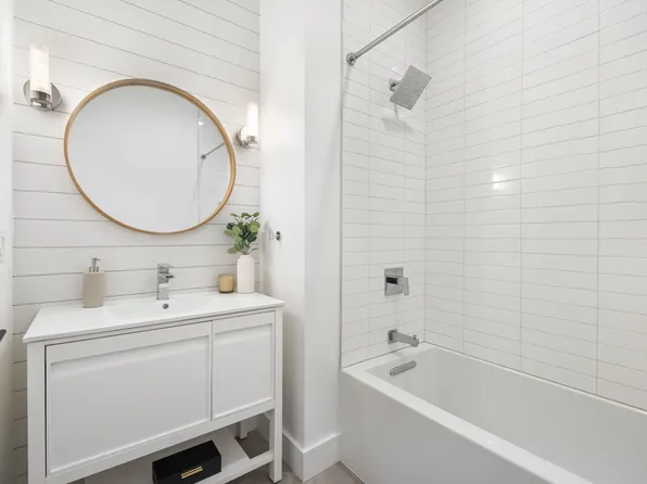 2602 Palisade Avenue image 5 of 13