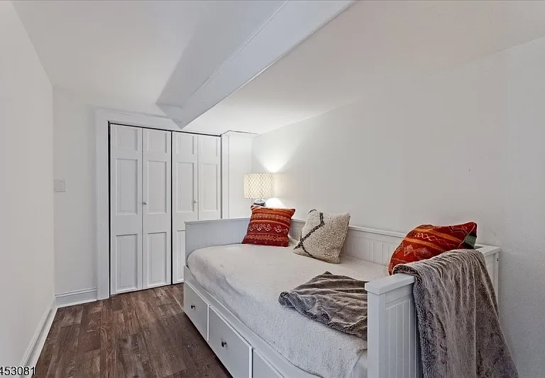 77 W Shore Trl — Photo 32