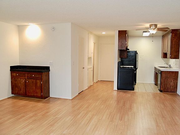 2nd image of 3702 Jasmine Ave APT 4