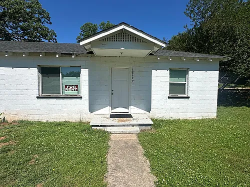1326 Barry St Photo 1