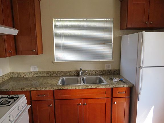 3rd image of 515 Nordyke Dr