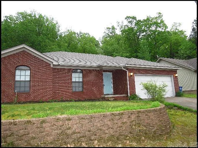 3704 Lakewood Valley Dr — Photo 1