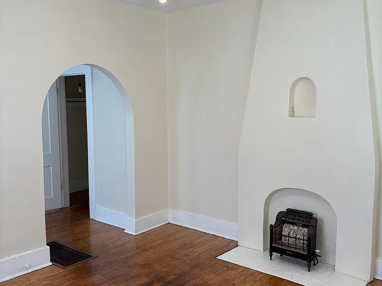 116 NW 20th St — Photo 2
