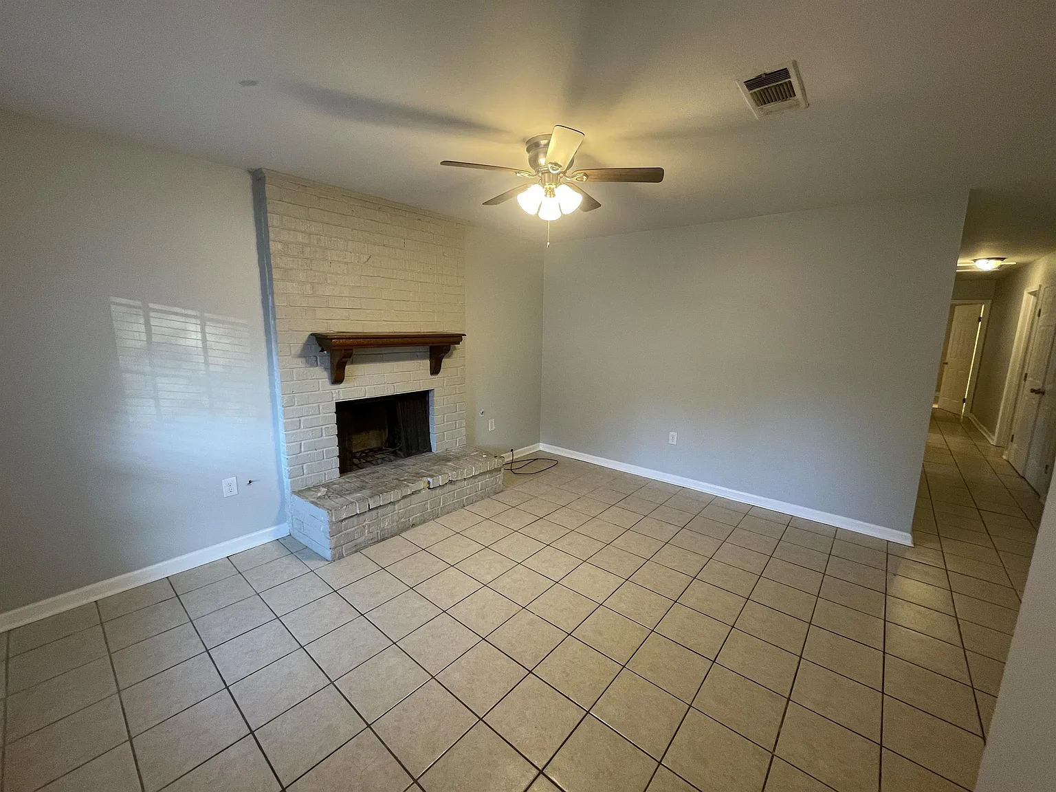 7047 Meadow Park Avennue - 1 — Photo 1