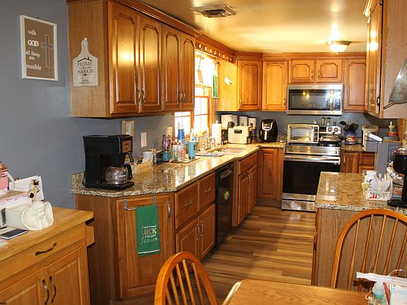 3rd image of 992 Holly River Rd