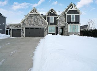 16504 Reeder Rdg, Eden Prairie, MN 55347