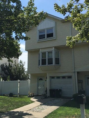 1st image of 540 Dongan Hills Ave