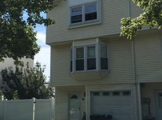 540 Dongan Hills Ave, Staten Island, NY 10305