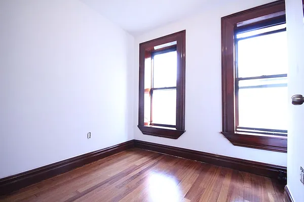 Rented by Dynamik Realty | media 47