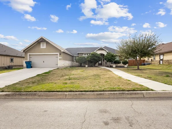 105 Grand Vw, Floresville, TX 78114