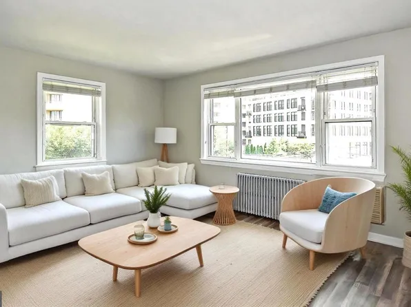 7036 Strathmore St APT 311, Chevy Chase, MD 20815