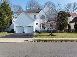 14 Timber Ridge Rd, North Brunswick, NJ 08902