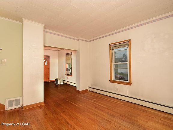 5th image of 122 Searle St