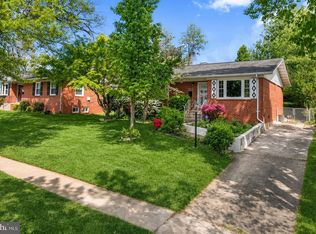 13103 Parkland Dr, Rockville, MD 20853