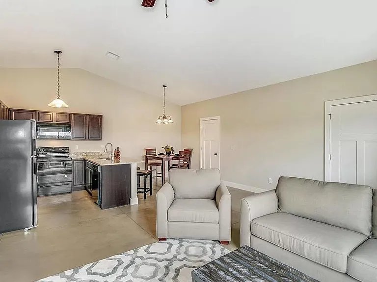 6429 S Vassar Ave — Photo 7